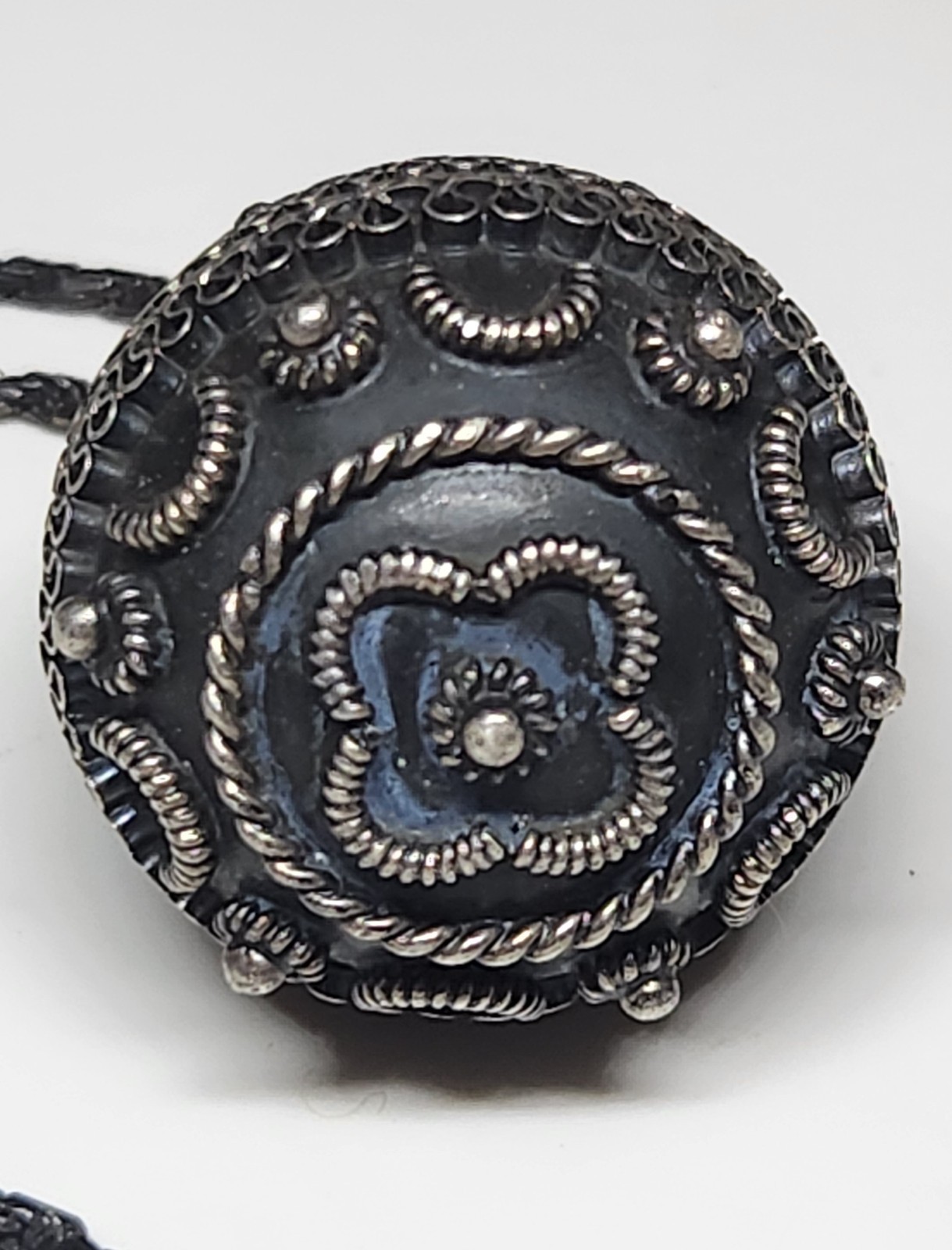 Stunning Vintage Taxco Sterling 925 Bell Pendant On 16″ 925 Chain. Mex 925 41.7g