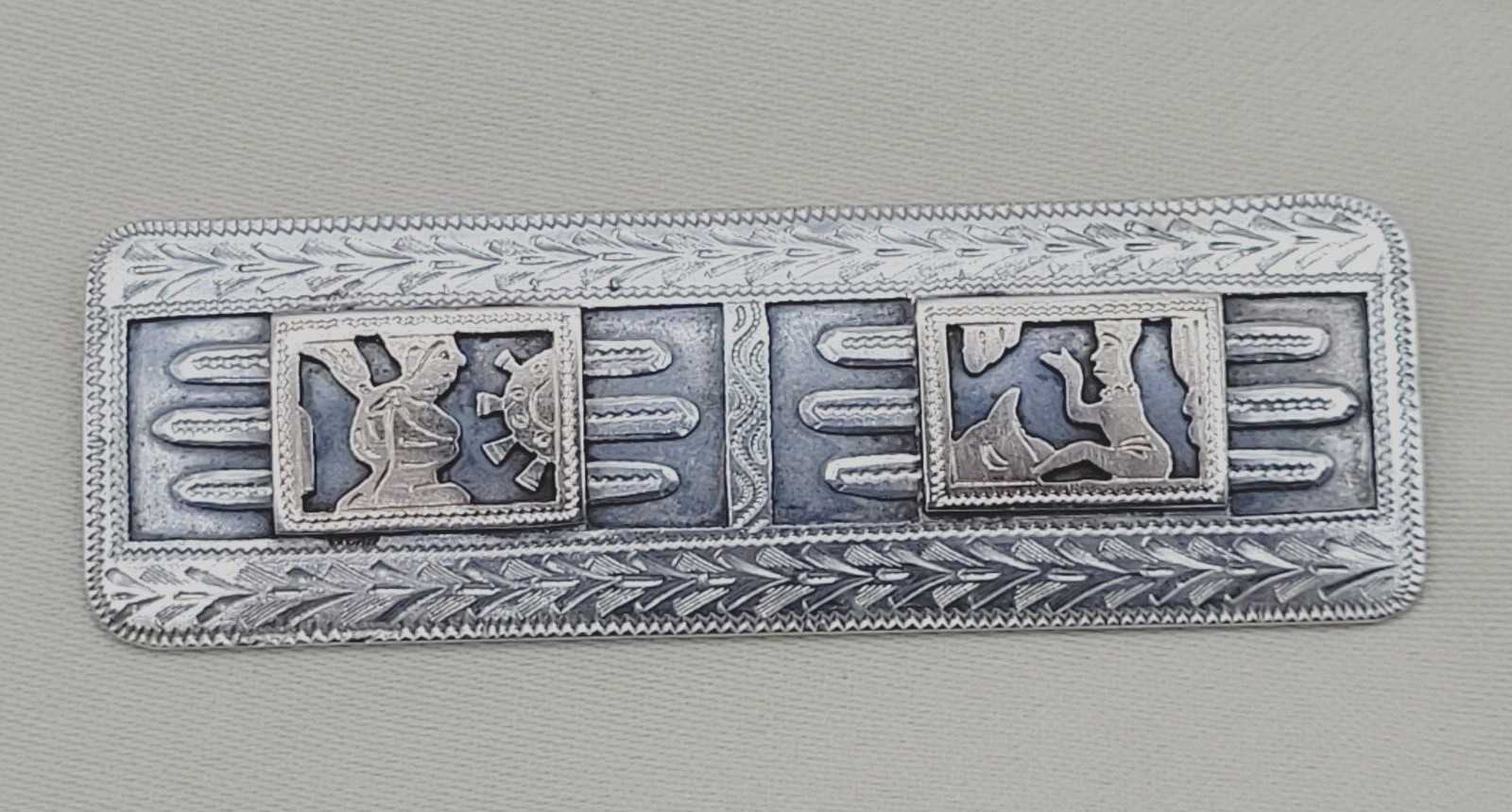 Guatemala Maya Mayan Relief Image Long Silver & Copper Tone Vintage Brooch Pin