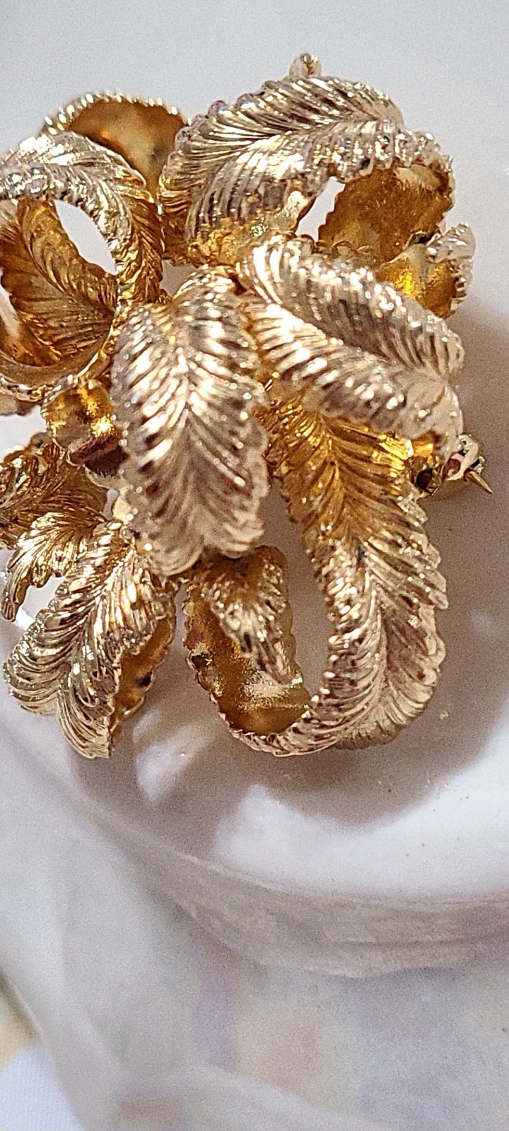 Grosse Signed Gold Tone Bow Leaf Nature Brooch Pin Women’s Fashion Jewelry