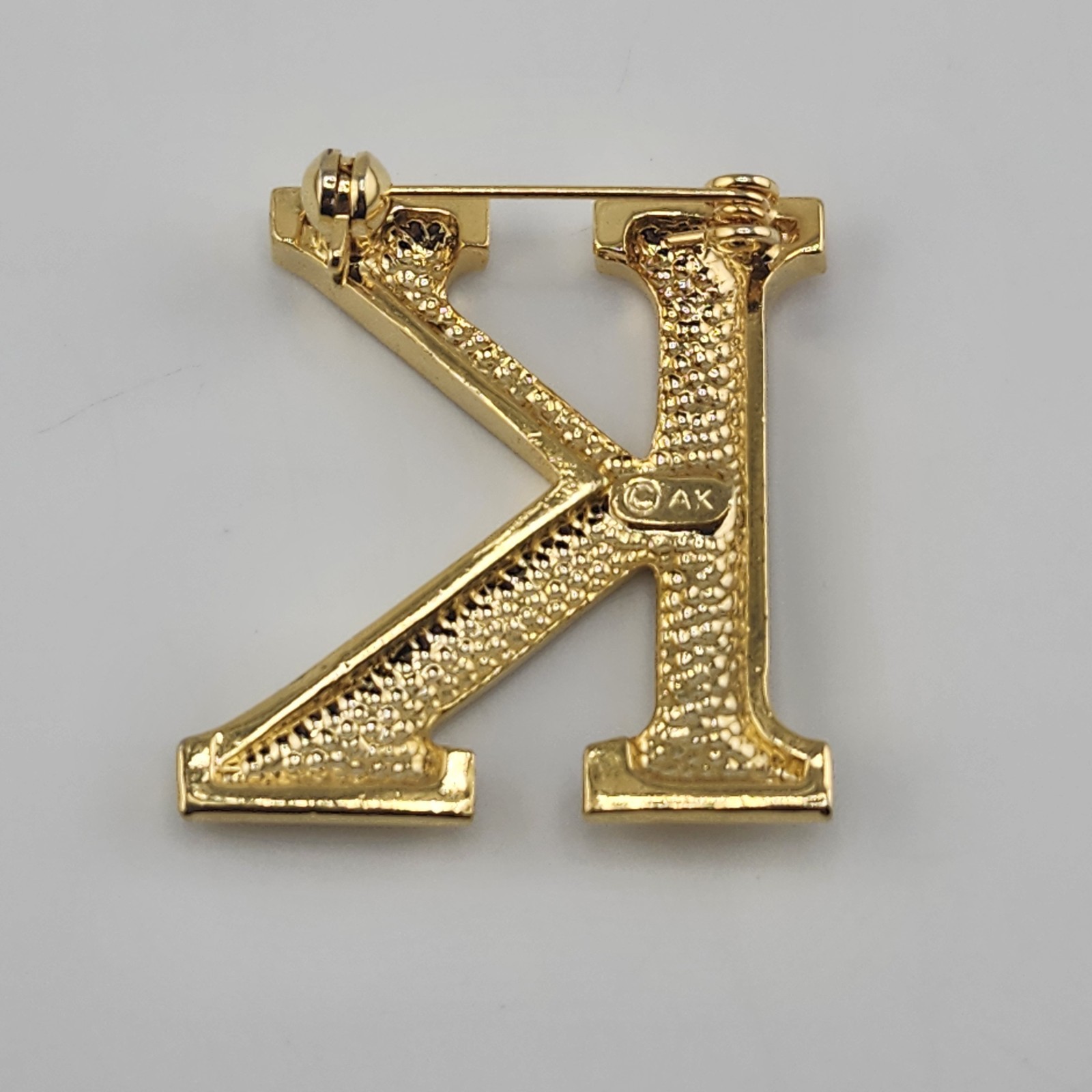 Vintage Anne Klein Signed Gold Tone Initial Letter P Brooch Monogram