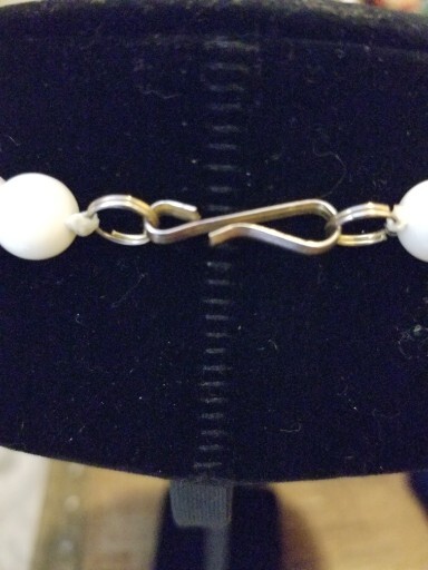 Vtg 60s Cream & Faux Wood Lucite Bead Real Shell Pendant Necklace 16 Inches