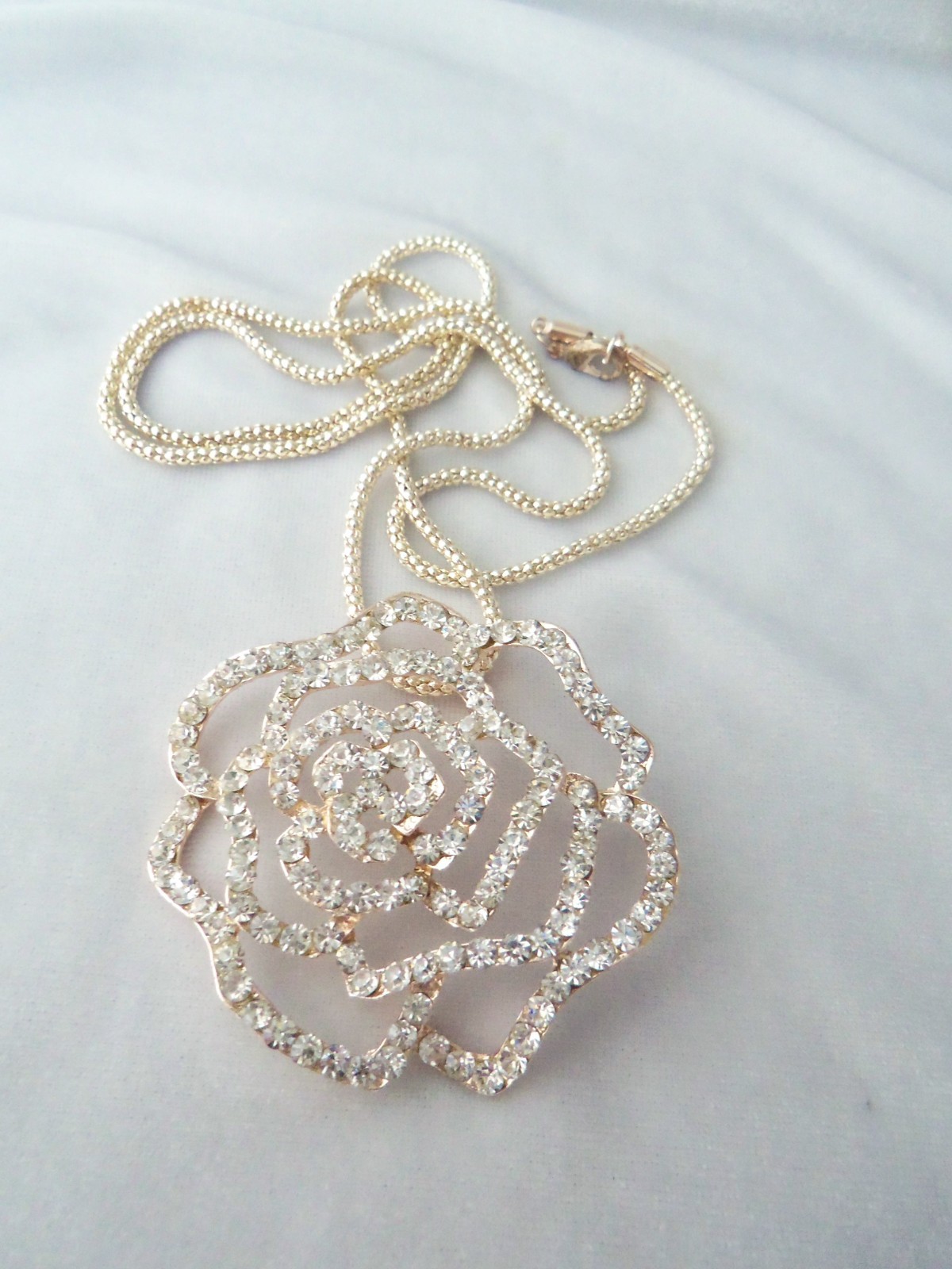 Large Crystal Rhinestone Openwork ROse Flower Pendant Popcorn Chain Necklace