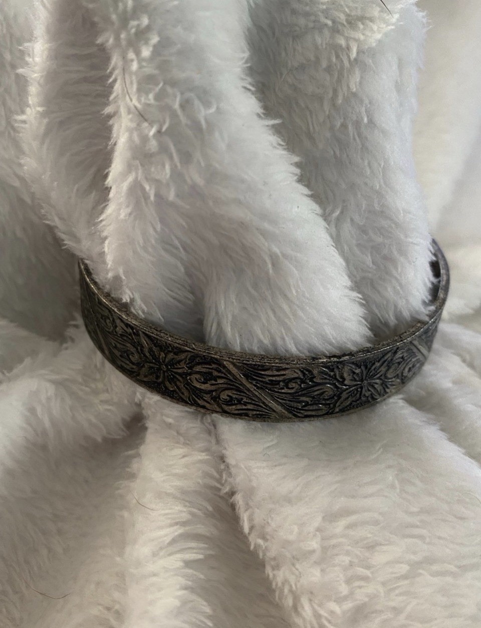 Vintage Silver Tone Floral Cuff Bangle Bracelet Ornate Repousse Scroll Pattern