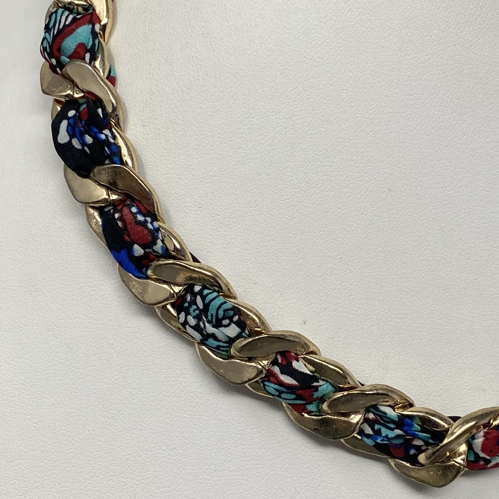Chain Link Necklace Braided Multi Color Woven Fabric Multi Gold Tone Collar 19″