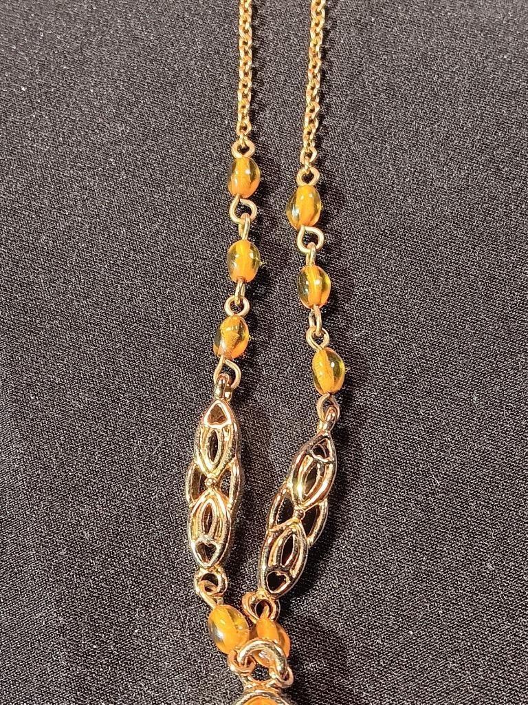 Vintage Gold Tone Necklace Honey Amber Colored Bead/Pendant J2