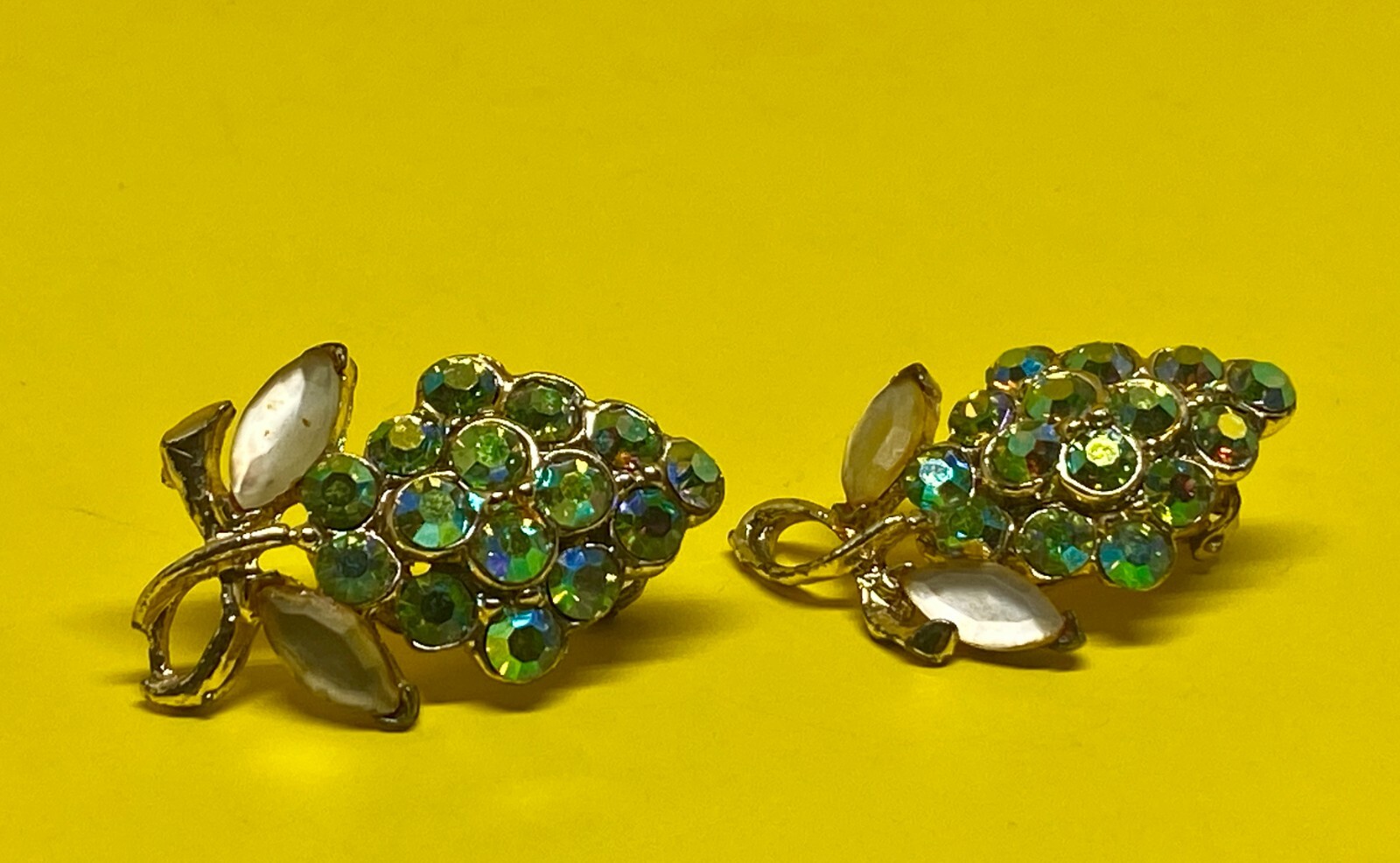Vintage Rhinestone Clip-On Cluster Earrings Bunch of Grapes Aurora Borealis