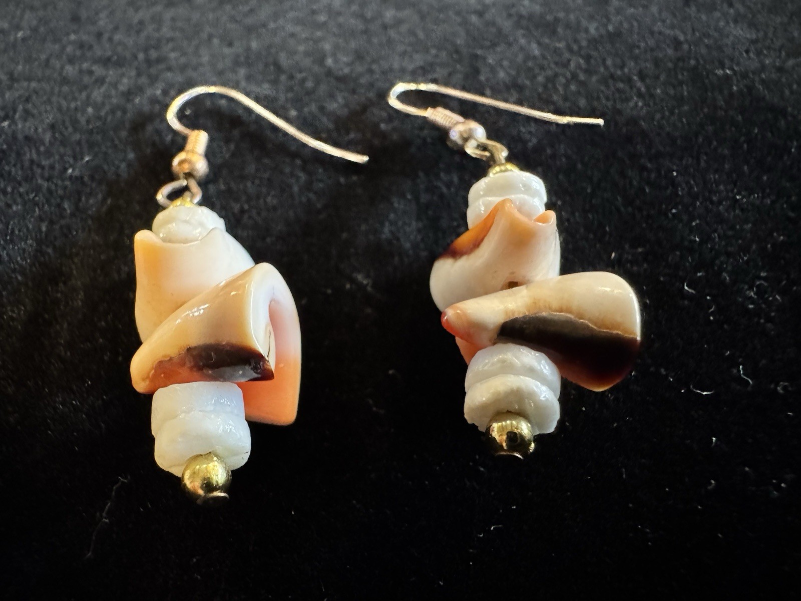 Vintage Shell Bracelet And Pierced Drop Earrings Set Tropical Jewelry
