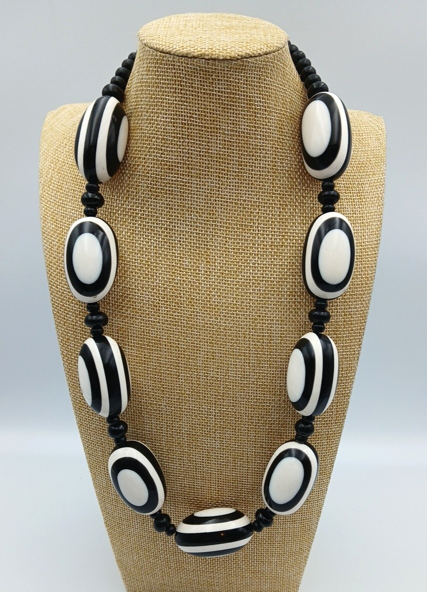 Vintage 60’s MOD Art Deco Black & White Chunky Bead Necklace 26″
