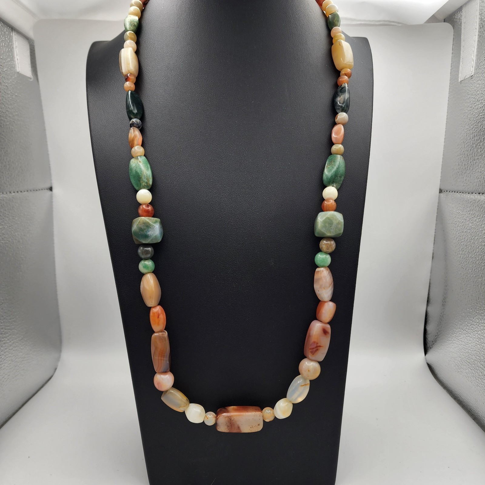 VTG Natural Stone Chunky Beaded Statement Necklace Women’s Earth Tones Boho GUC