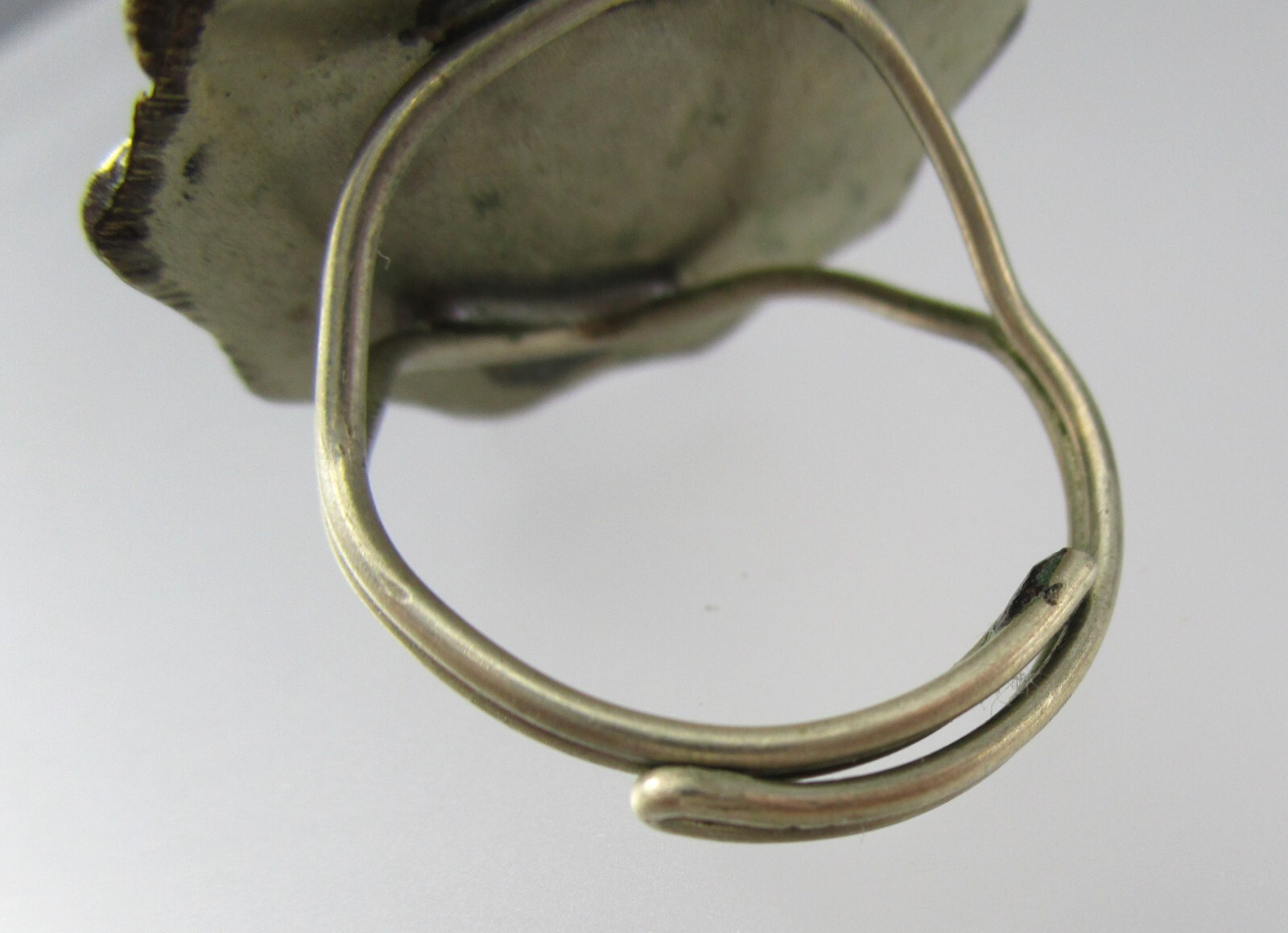 Vintage Silver Tone Untested Not Magnetic Metal NA Style Stone Adjust Ring 8189