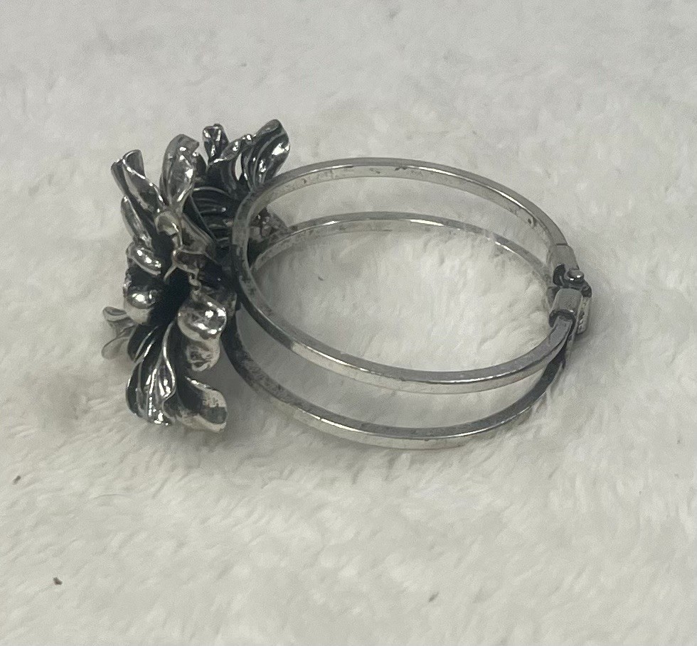 Vintage Costume Jewelry Metal Flower Bracelet Fossil