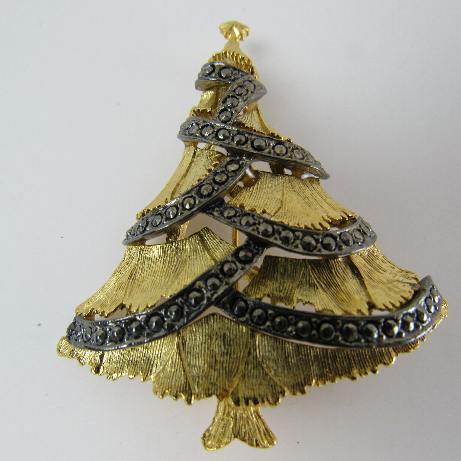 Vintage Christmas Tree Brooch Unsigned Beauty Collectible Jewelry Gift Keepsake