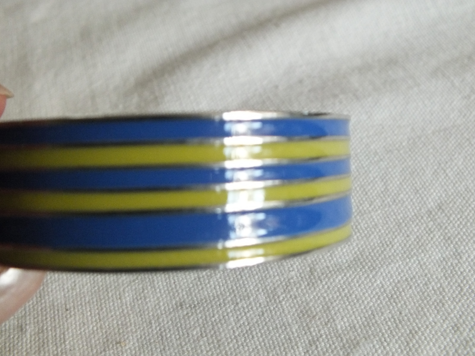 Beautiful Clamp Bracelet Silver Tone Blue Green Enamel 3/4″ Wide x 2 3/8″ NICE