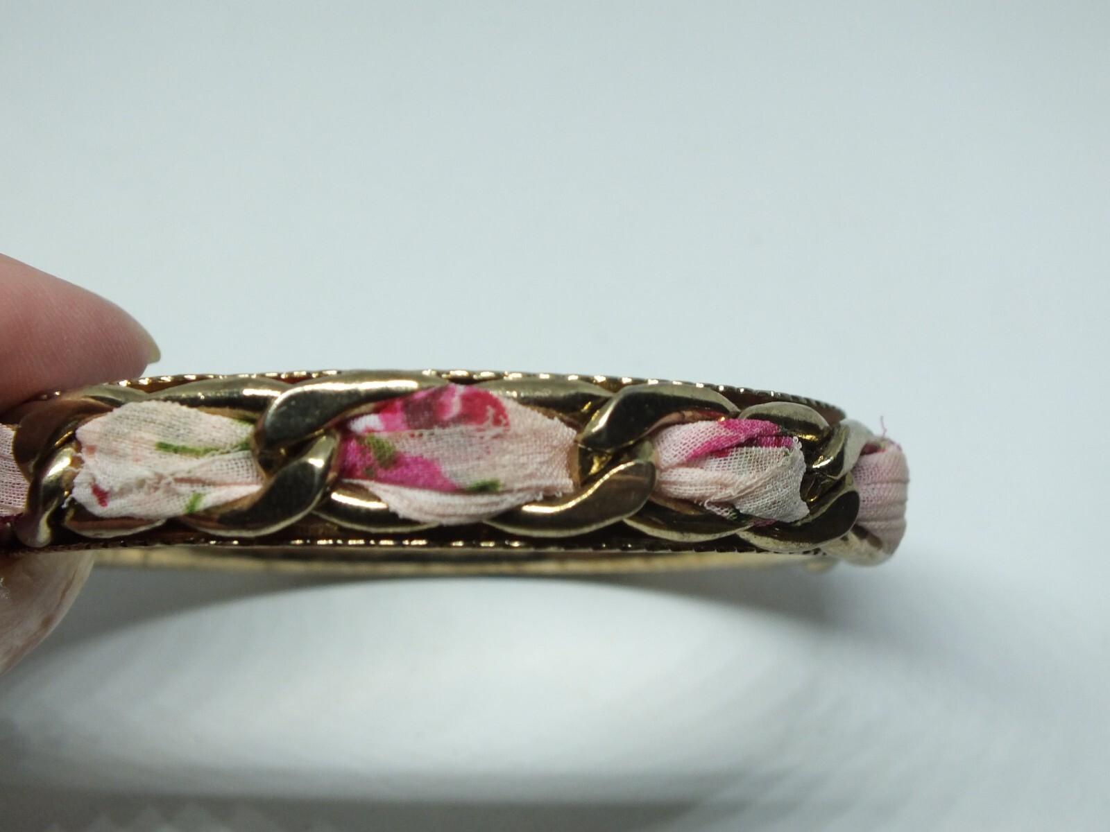 Beautiful Bangle Bracelet Gold Tone Pink Fabric 2 3/4″ Across ID x 1/2″ wide