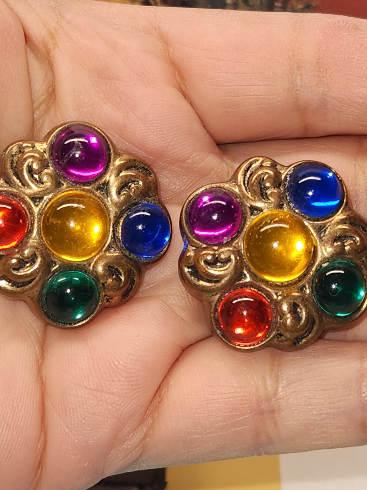 #2085, FRENCH MOGUL GRIPOIX REGAL BEAUTY SET STUNNING BROOCH, CLIP EARRINGS ,