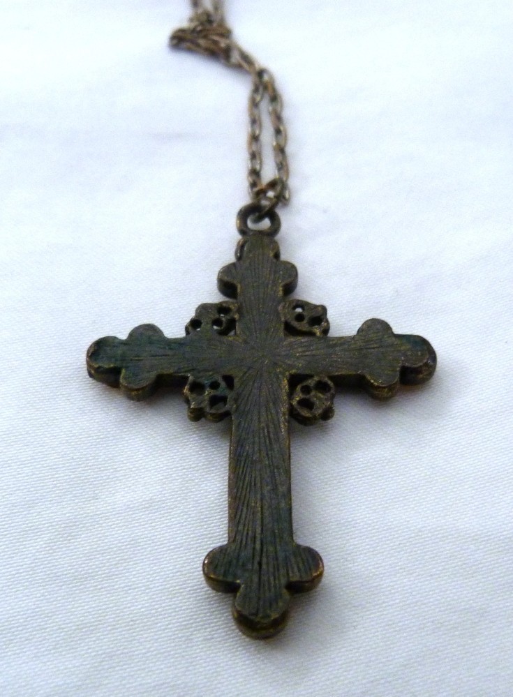 VINTAGE TINY WHITE BROWN STONES AMBER RHINESTONES CROSS PENDANT CHAIN NECKLACE