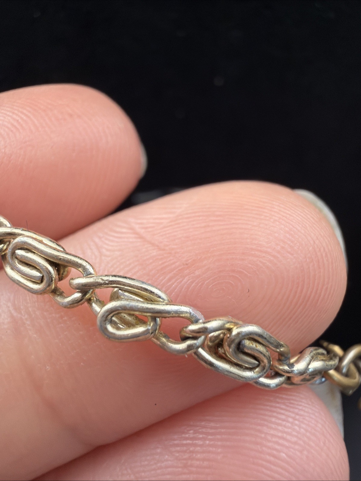 1058. Eloxel Aluminum 18kGold Plate Scroll Chain
