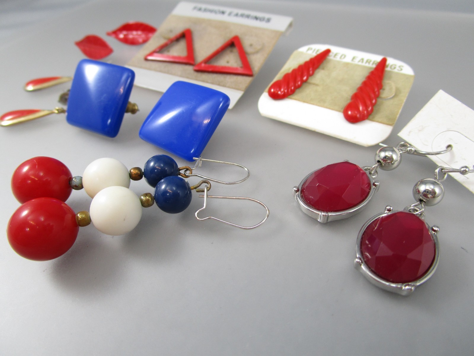 Vtg Mod Retro Varying Colors & Multi Styles LOT of 7 Post Pierced Earrings 152A