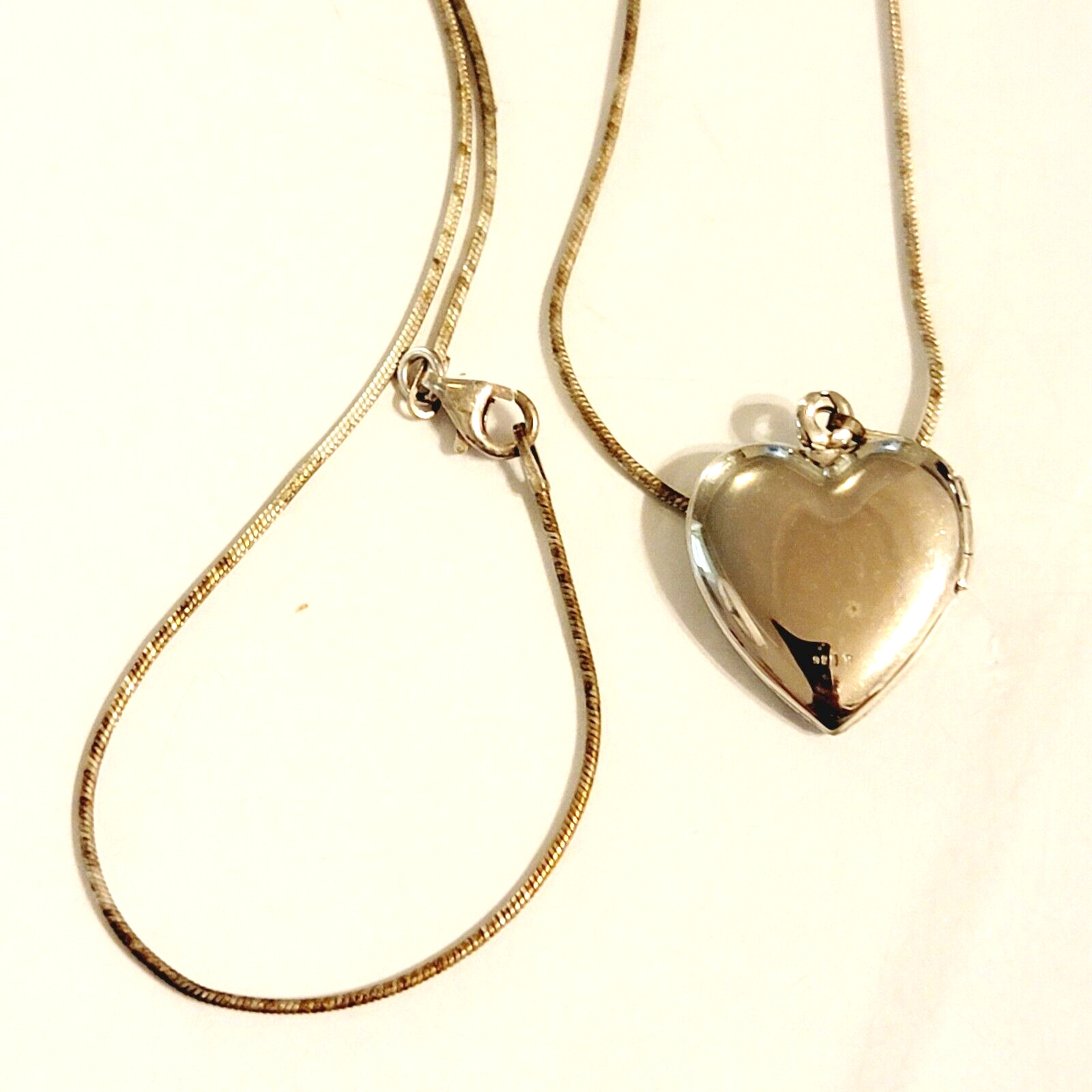 Modern Mourning Necklace Pendant Heart Locket 925 Italy ‘Mom’ Inscribed Memorial