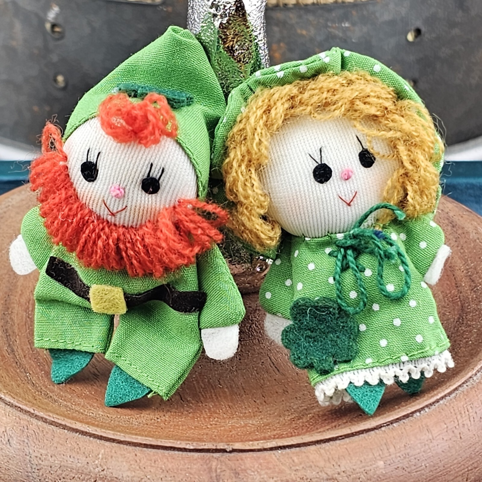 VTG Dakin Leprechaun Elves Brooch Pins 2 Dolls Felt Yarn Rattles 80s Retro Korea