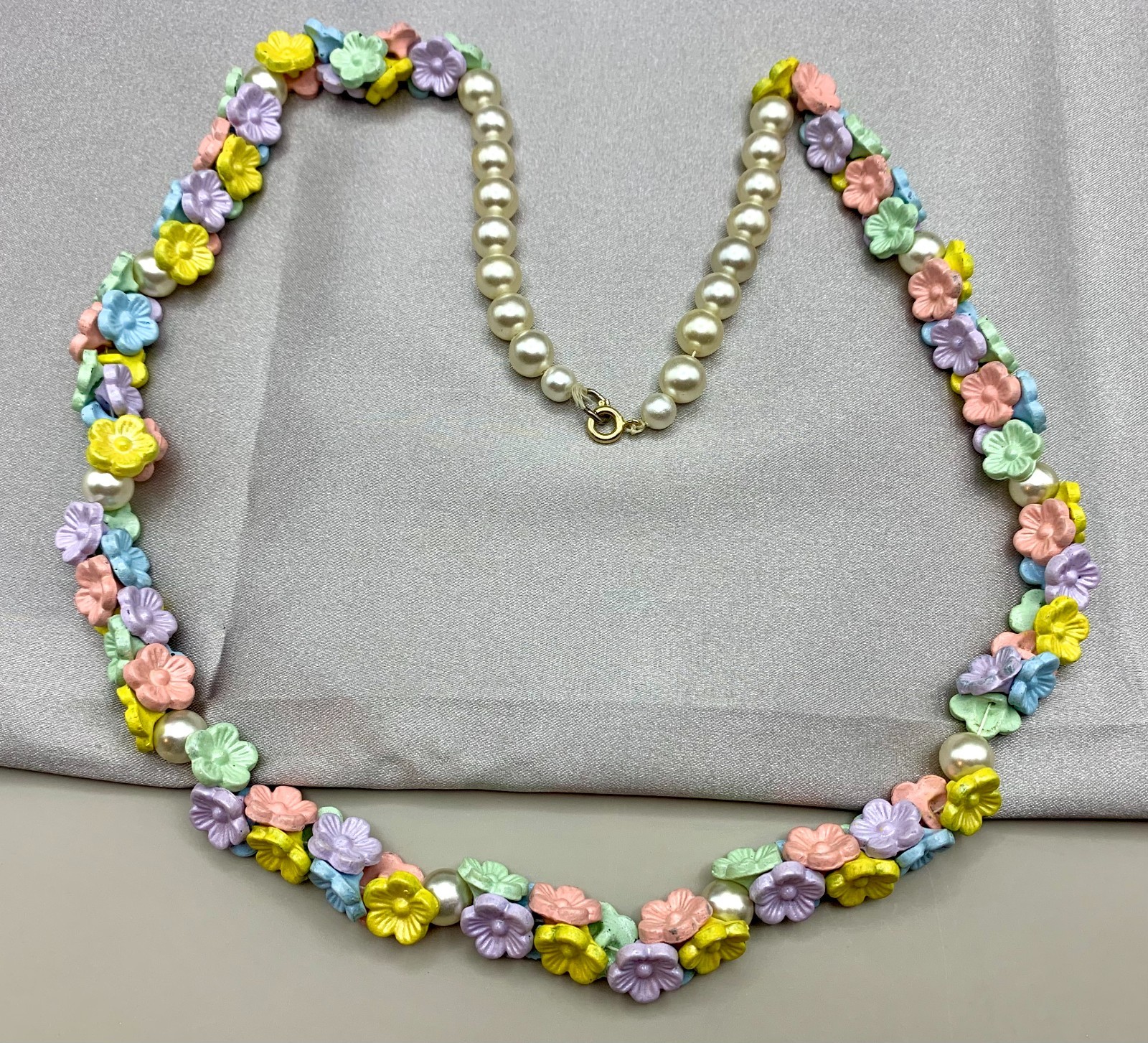 Vintage Celluloid Necklace Pastel Flower Daisy Beads and Faux Pearl 23″ Summer