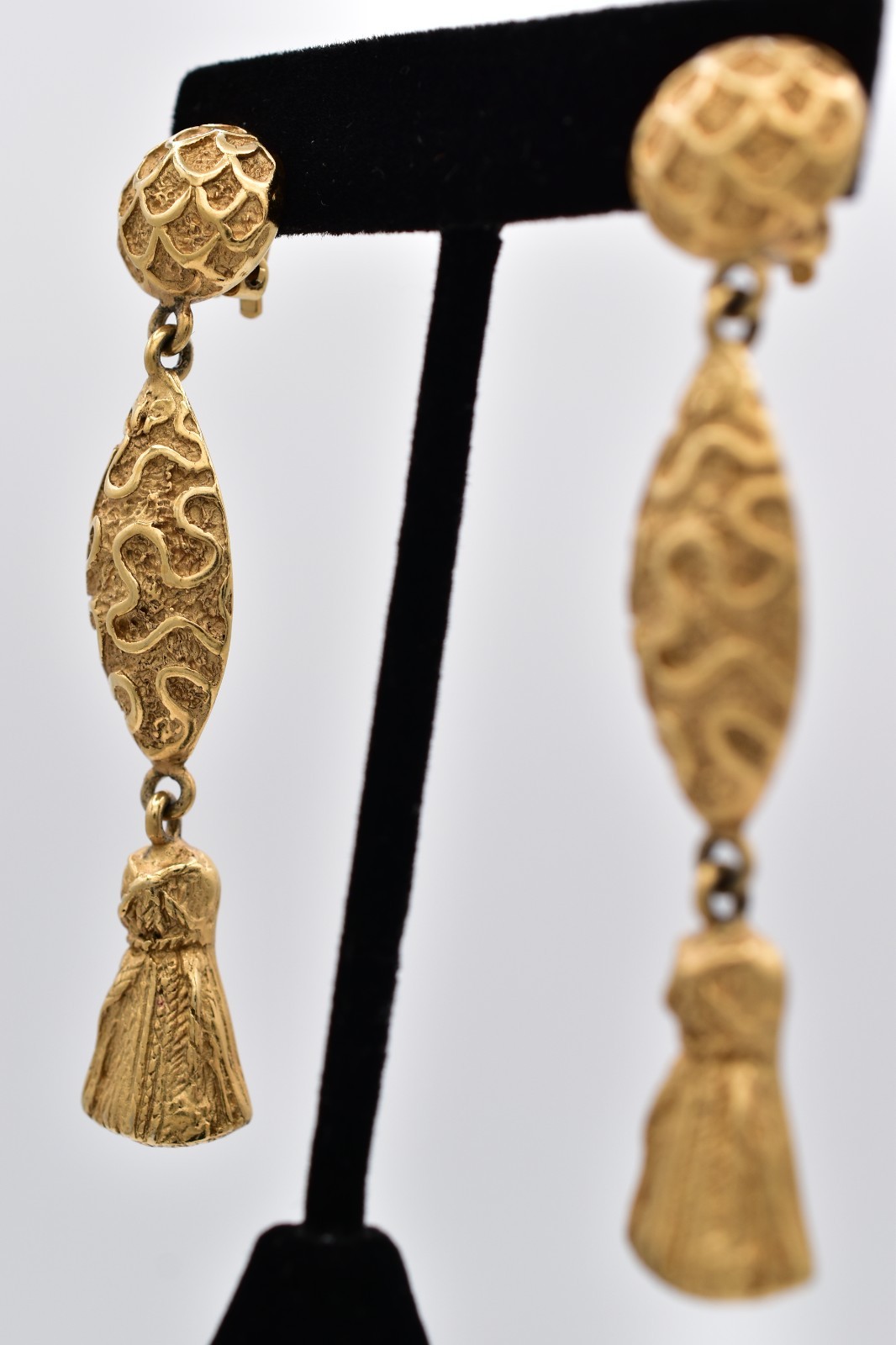 Erwin Pearl Vintage Gold Tassel Clip On Earrings Textured Statement Signed BinAV