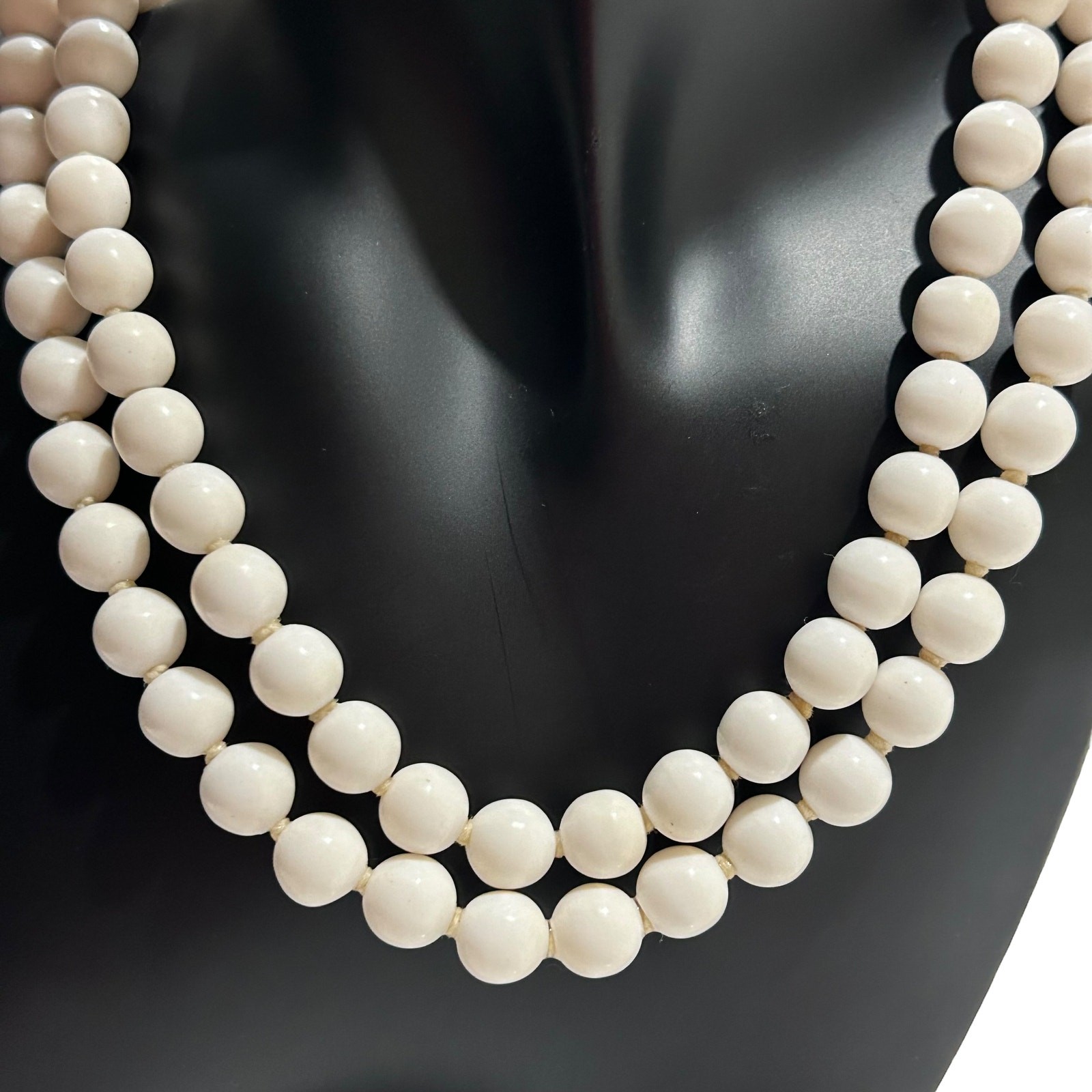 Womens Vintage White Double Strand Beaded Necklace Box Tab VTG