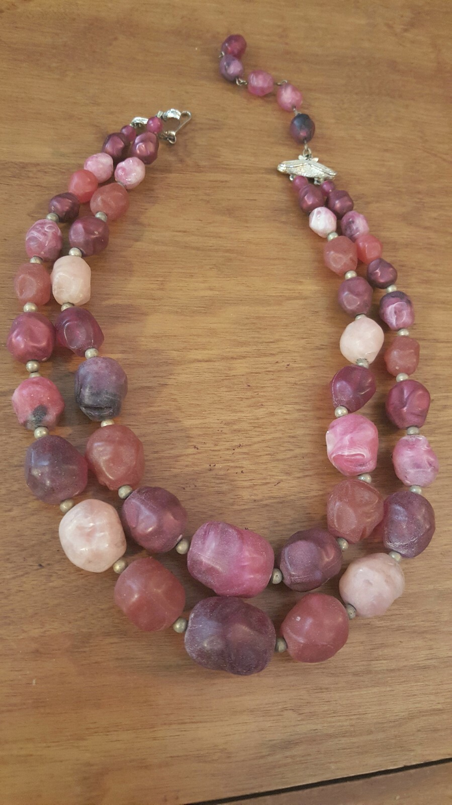 VINTAGE STUNNING CORO GOLD TONE 2 STRAND PINKS PURPLES LUCITE NECKLACE ~ SIGNED