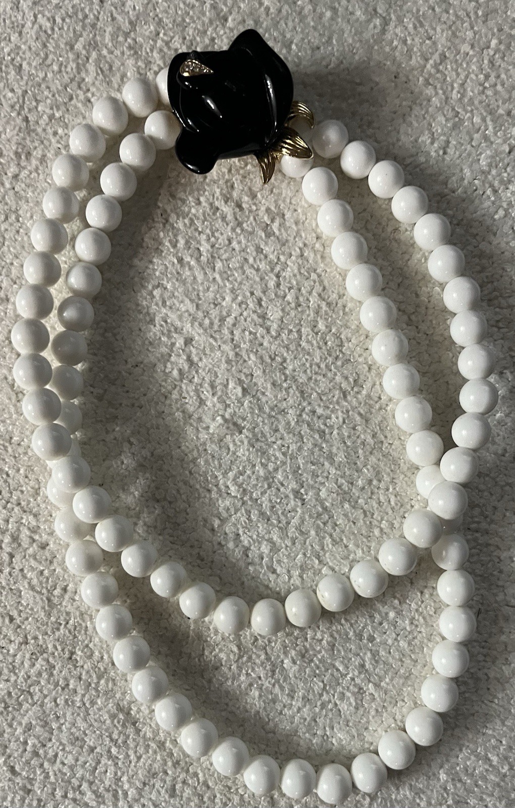STUNNING KJL DOUBLE STRAND WHITE BEAD NECKLACE WITH BLACK ROSE CLASP