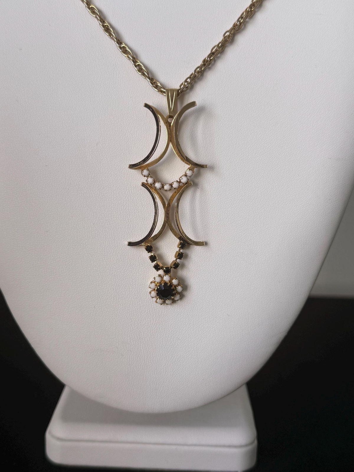 Vintage Art Deco Influence Gold tone Pendant and Chain Geometric Design Necklace
