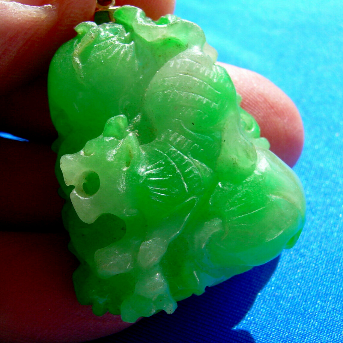 EARTH MINED Green Jadeite JADE semi translucent Pendant Lucky 18K GOLD Medallion