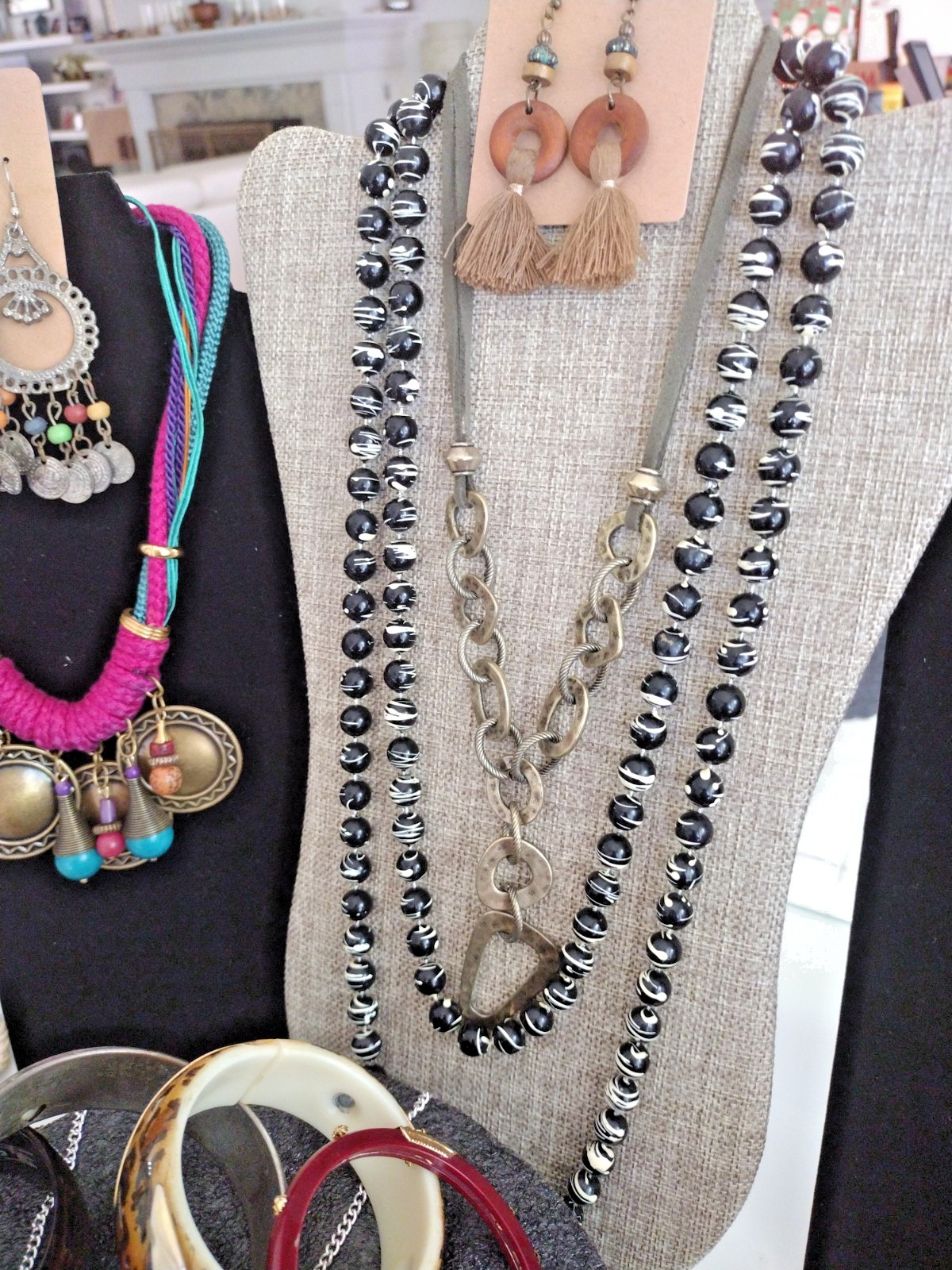 The BETTER BOHEMIAN Lot Gold & Silver Tone, Shell, Stone, Bead, 45pc Some Signed