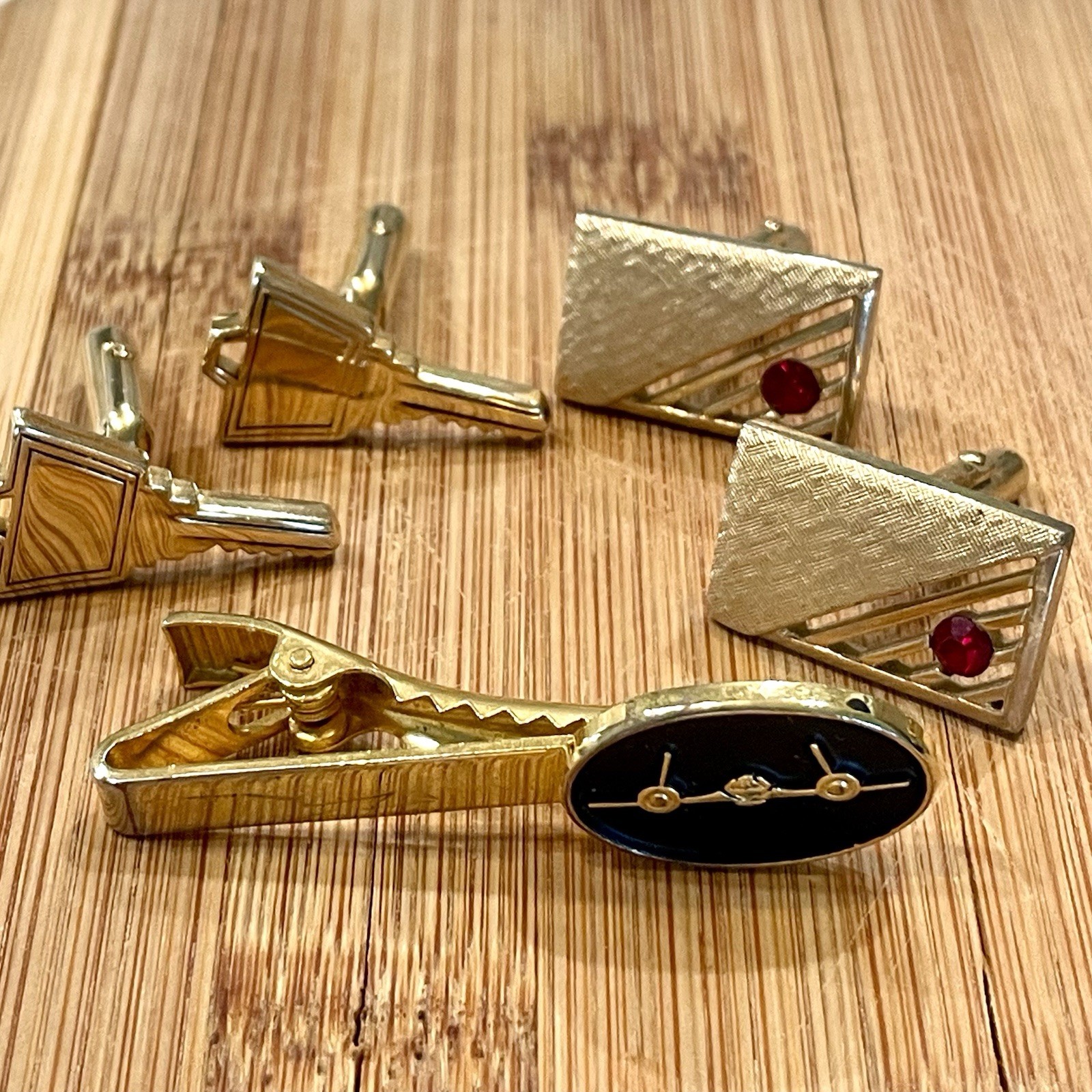Vintage Mid Century Cufflink & Tie Clip Lot Knights Keys Swank Enamel Cuff Links
