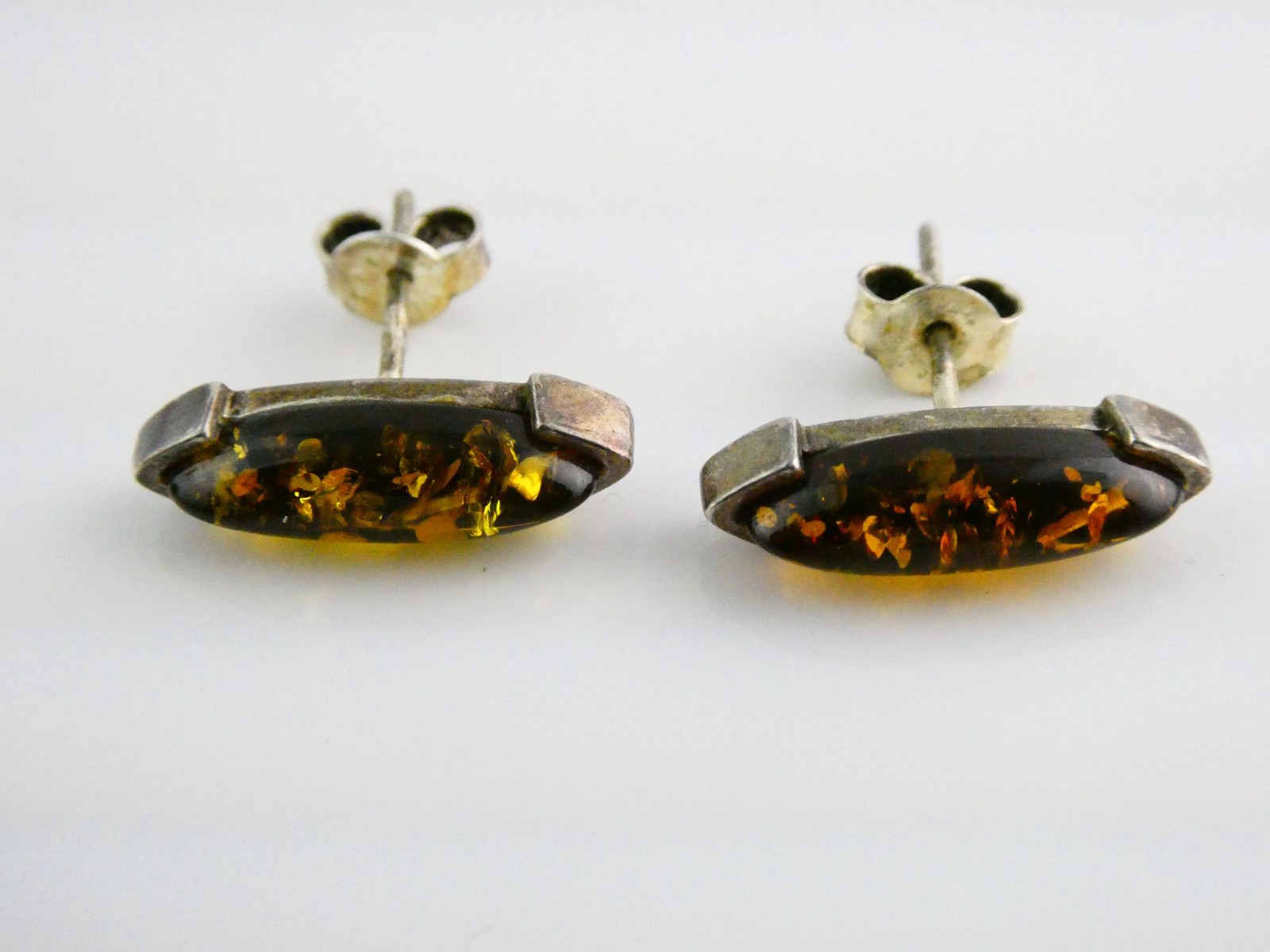 Vintage Sterling Silver Baltic Amber Pointed Cabochon Stud Earrings 3.3g .75 In