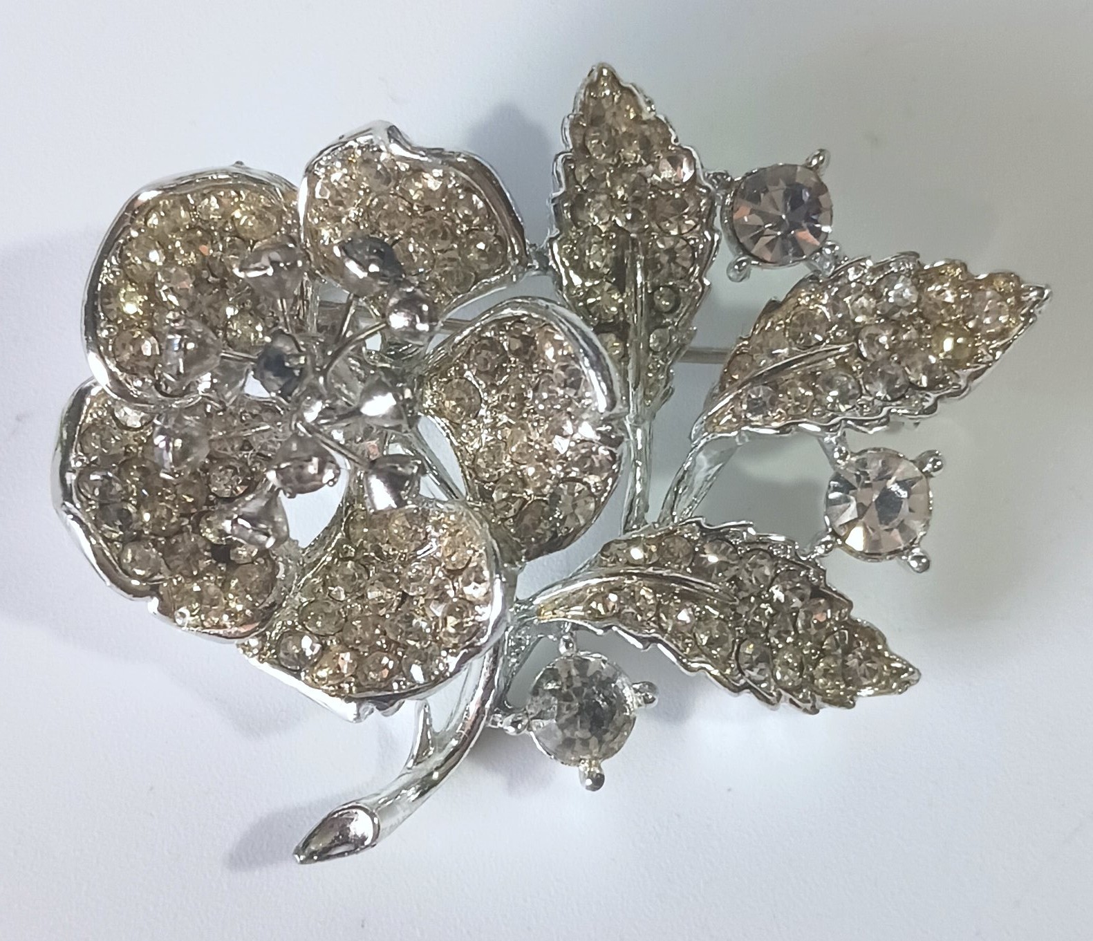 Vintage Bright Silver-tone White Rhinestone Brooch with Flower & Leaves