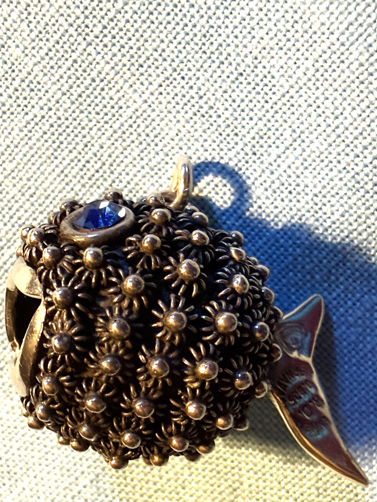 VTG MEXICO CUERA. R.D. EAGLE 17 CANNETILLE FLOWER OPEN MOUTH PUFFER FISH PENDANT