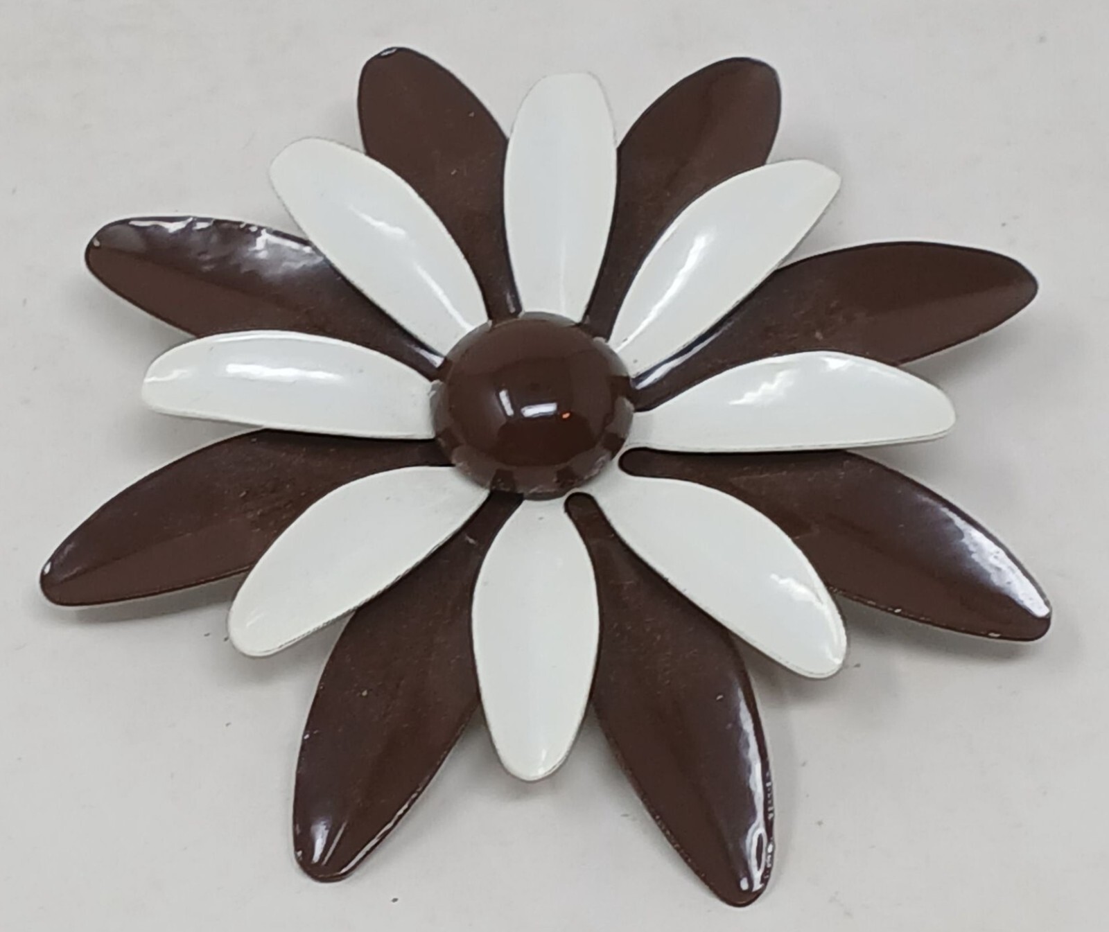 Vintage Brown & White Daisy Flower Brooch Mod Enamel Metal #G-3