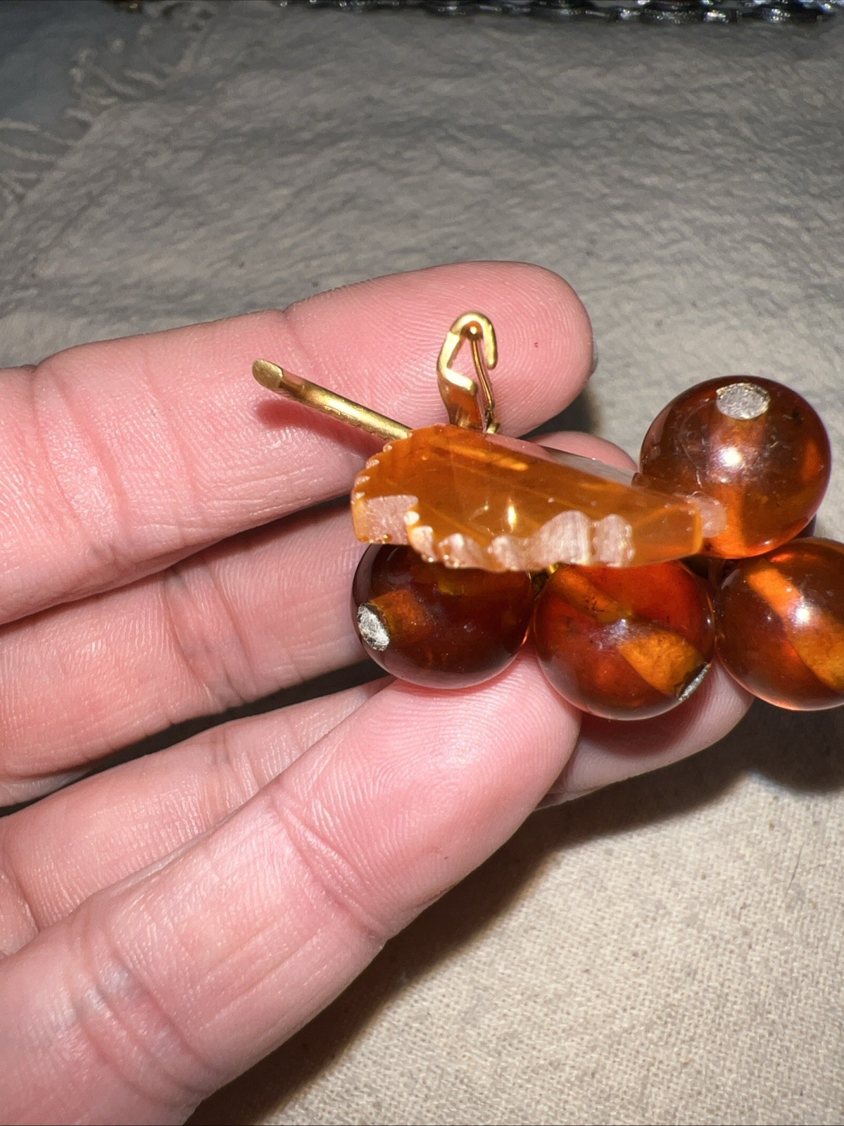 VTG Amber Lucite Grape Cluster Brooch Gold Tone Leaves Mid Century Fruit Jewelry