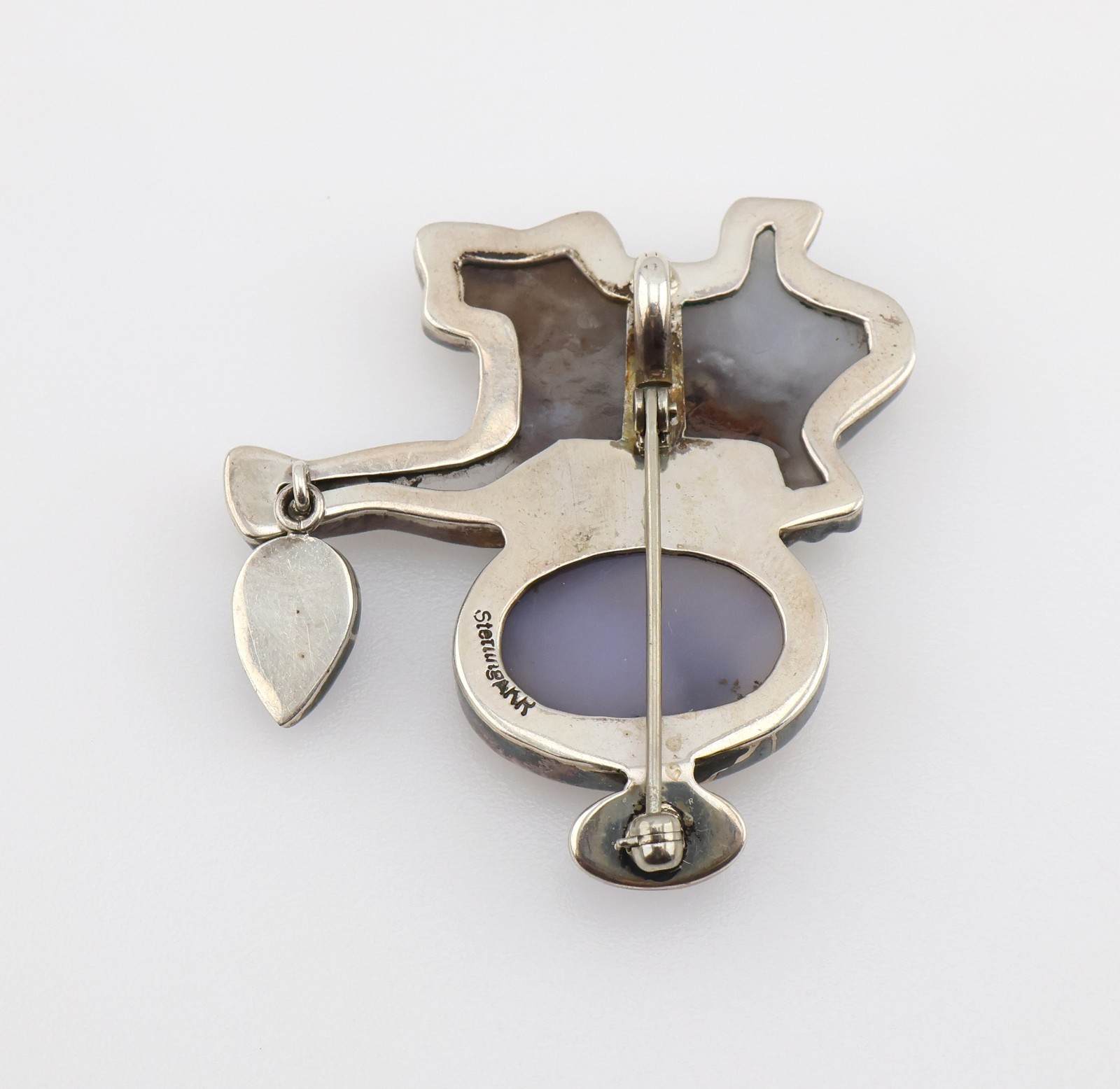 Amy Kahn Russell Sterling Silver Carved Hardstone Pendant/Brooch