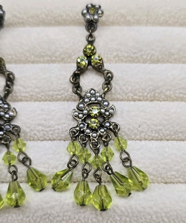 Vtg Green Beaded Victorian Style Chandelier Dangle Bronze Earrings – Fast Ship!