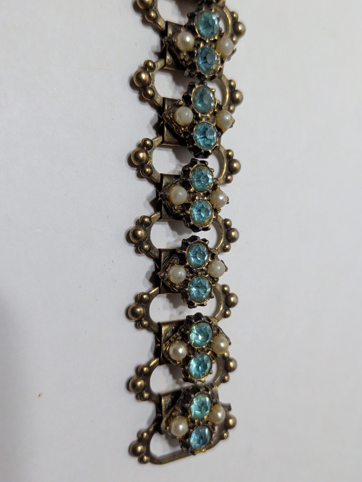 ✨VINTAGE✨ 1950s 8″ Bracelet Blue Stones Small Pearls Gold Tone Filigree Copper?