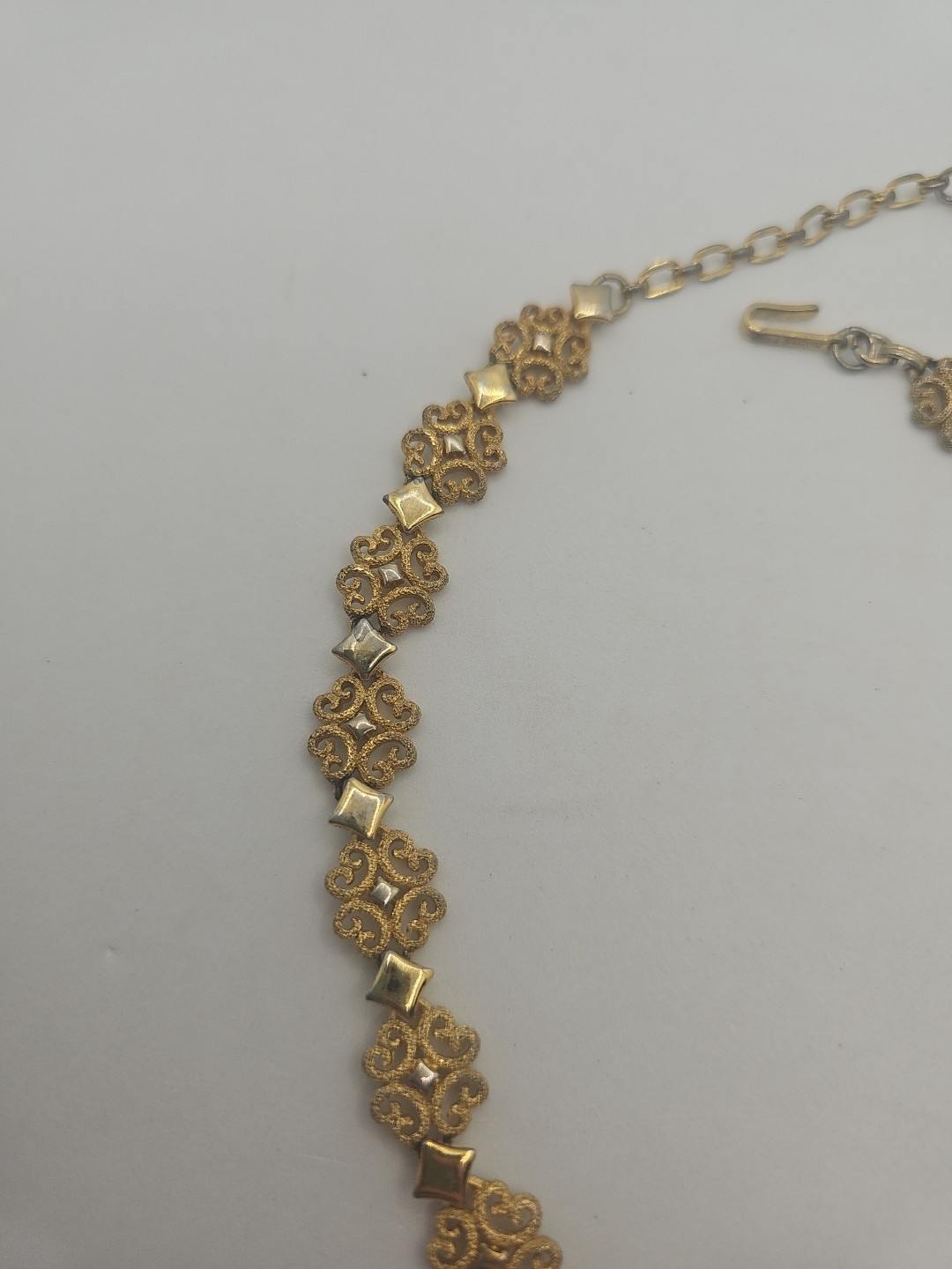 Avon Vintage 1971 Precious Pretenders Necklace