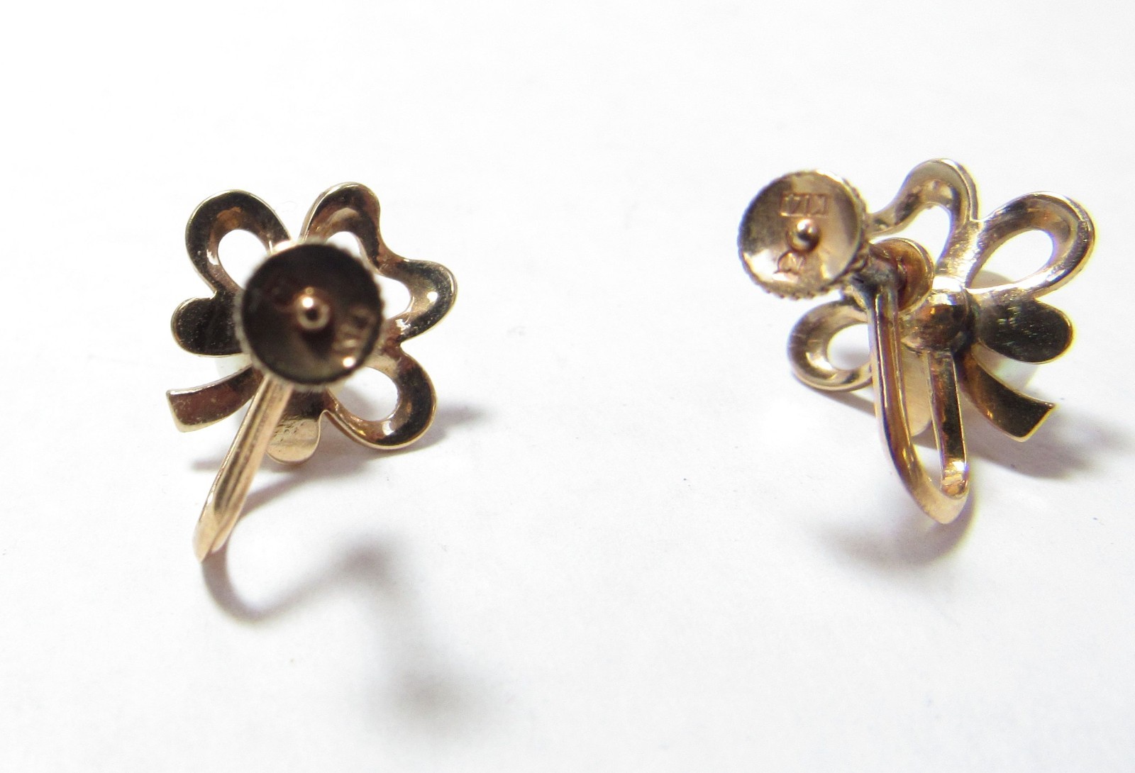 VINTAGE MIKIMOTO 14K GOLD EARRINGS W/ SCREW BACKS IN ORIGINAL BOX
