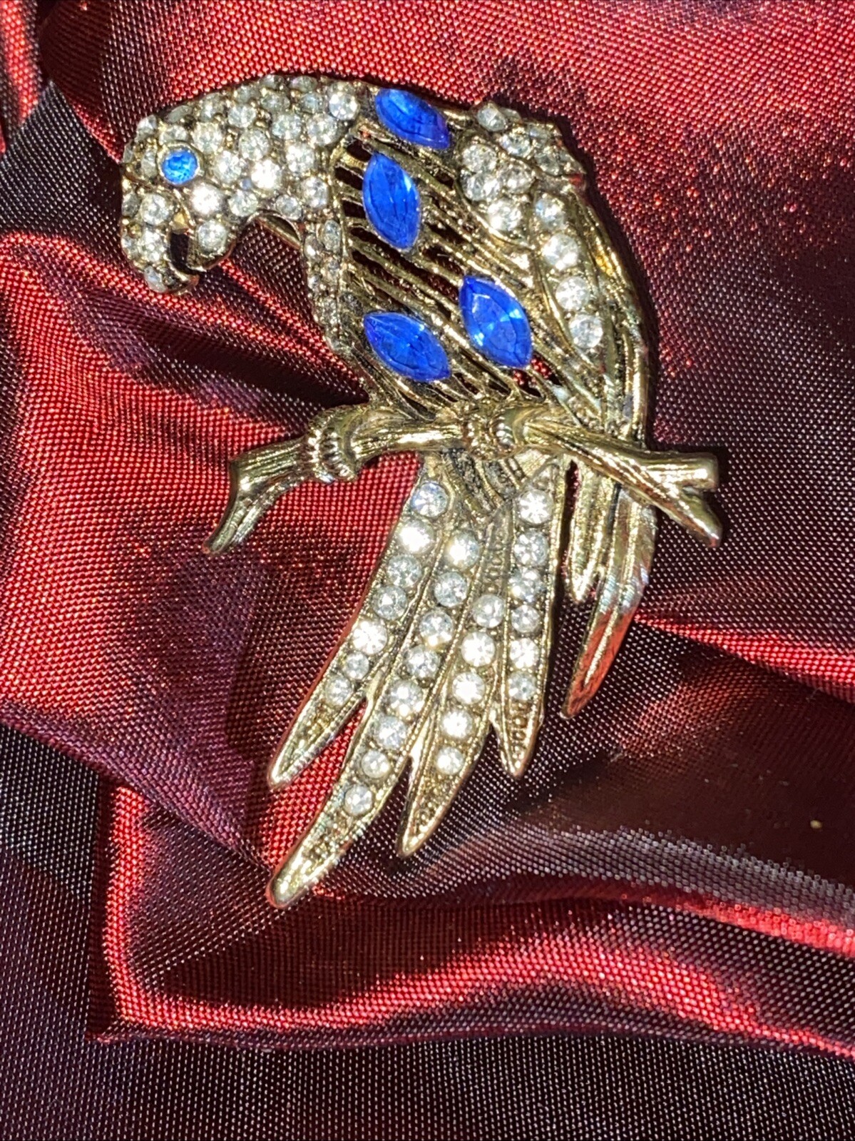 Vintage Parrot Brooch Glass Rhinestone’s Gold Tone Blue And Clear Stones EUC 2”