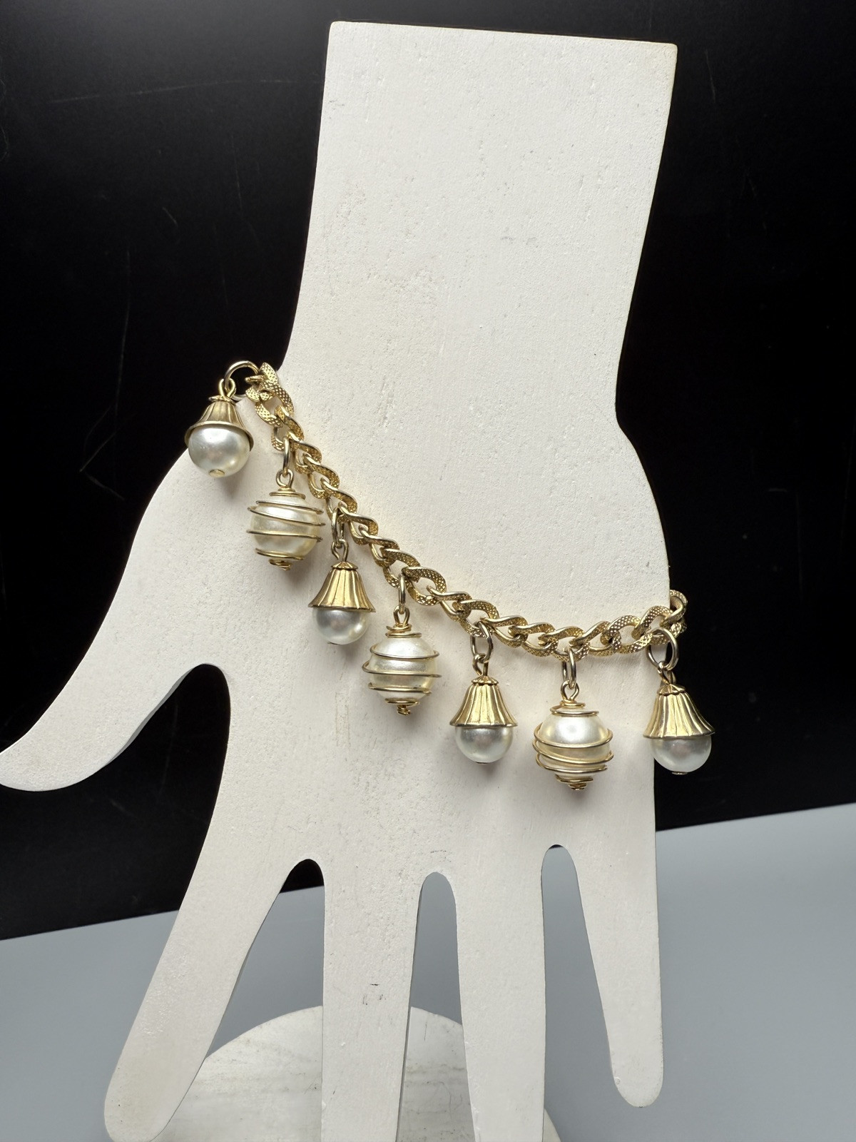 Charm Bracelet Gold Tone Bead Dangle Faux Pearl Wire Wrapped 7.25” VTG Cha Cha