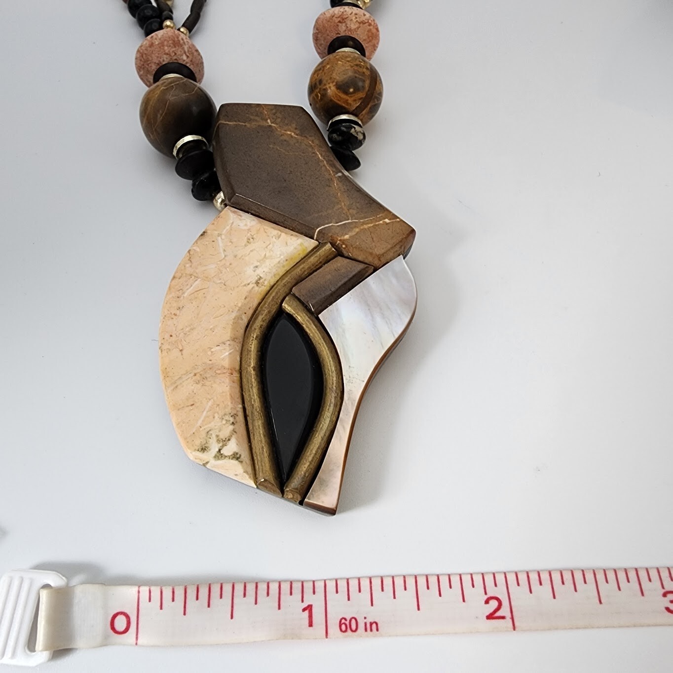 Vtg Lee Sands Crab Claw Shaped Shell Inlay Pendant Stone Black Beads Necklace