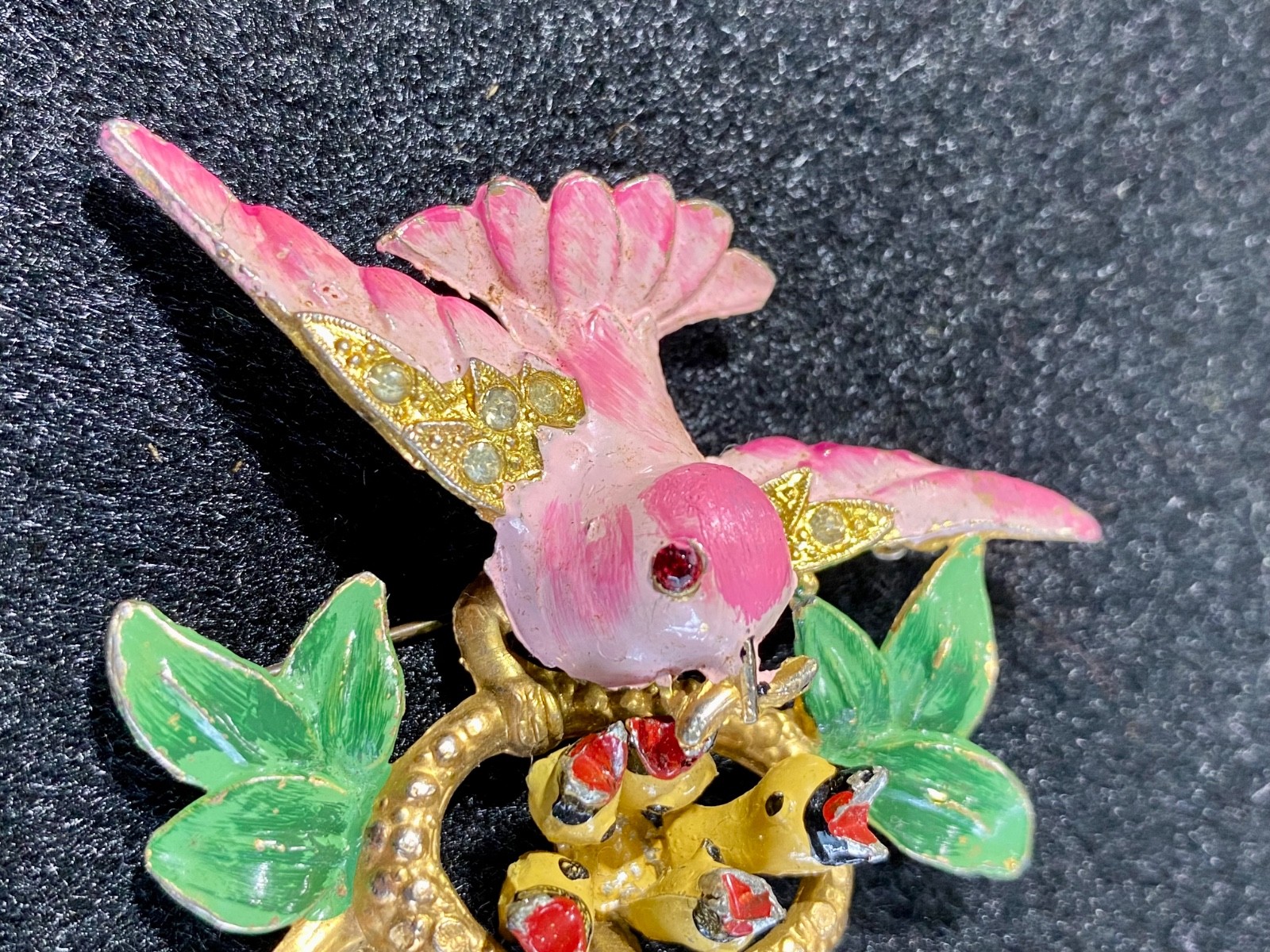 Vintage Fred Gray Corp Birds Nest Mother & Babies Enamel Metal Brooch USA 1940s