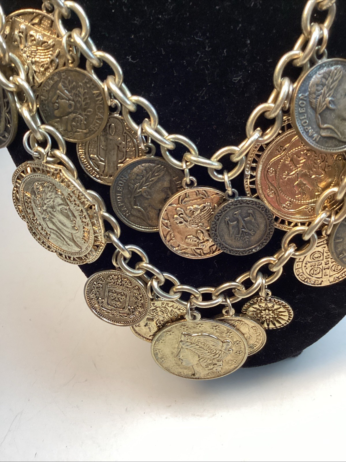 Vintage Gold Tone Dangling Faux Coin Charm Necklace Chain Link 18”