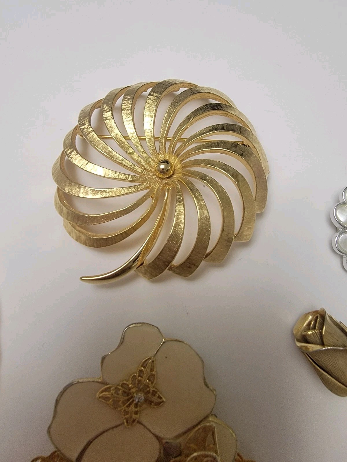 Lot of 5 Vintage Designer Costume Jewelry Brooches & Scarf Clip Signed