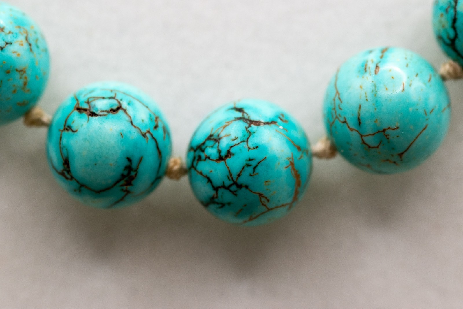 VTG Genuine Turquoise 12mm Bead Hand Knotted Necklace 18″ 2.8oz Oversized Clasp
